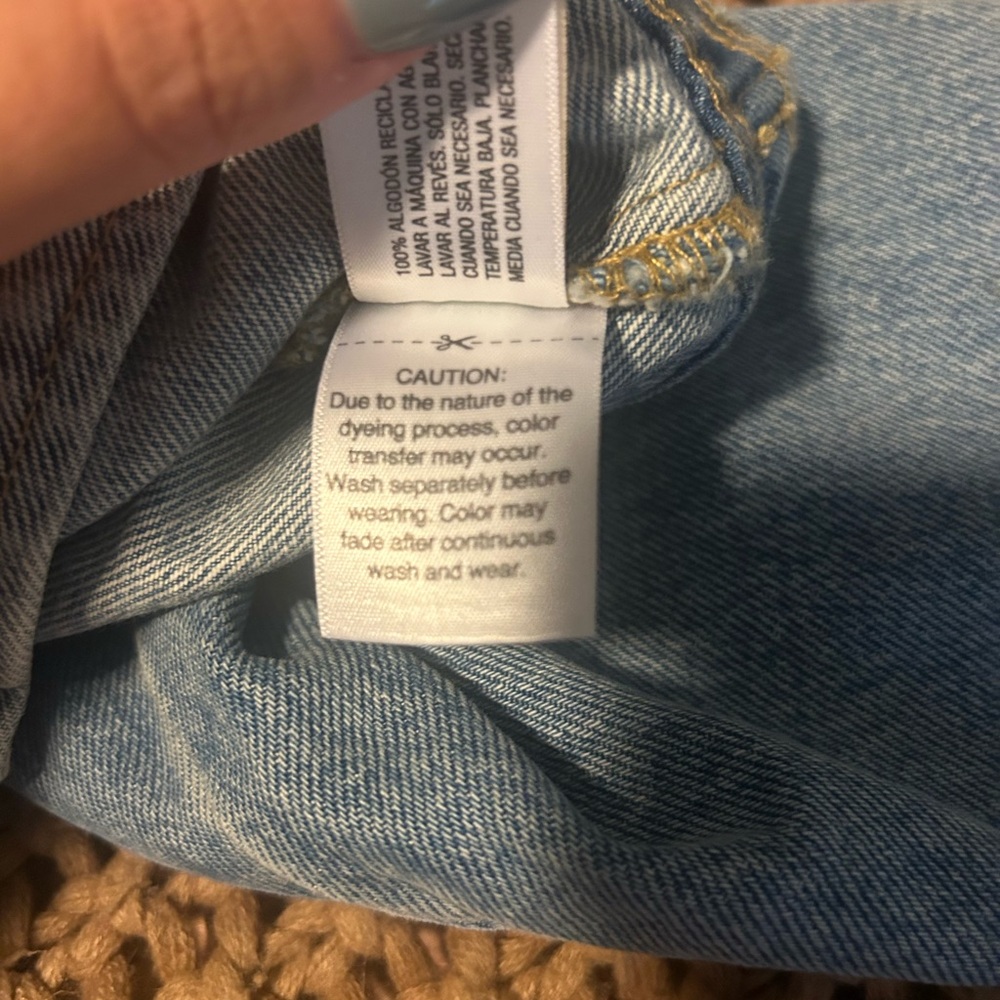 Universal Thread Blue Denim Jean Jacket Cropped Fit - Picture 4 of 16